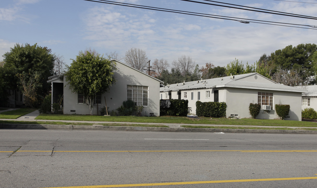 6625 Whitsett Ave in North Hollywood, CA - Building Photo