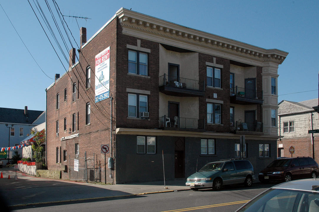 466 Union Ave in Paterson, NJ - Building Photo