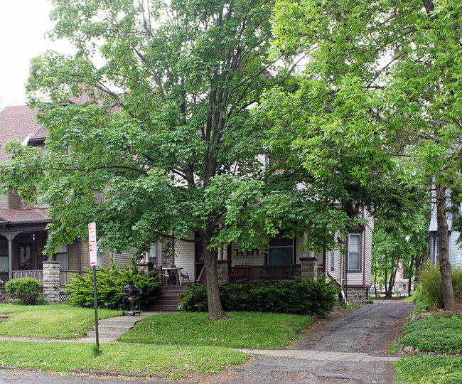 7 Birch Crescent in Rochester, NY - Foto de edificio - Building Photo