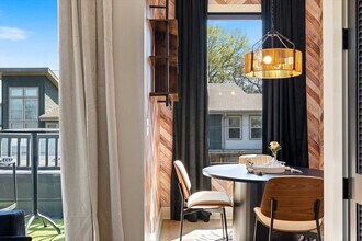 722 Mcferrin Ave in Nashville, TN - Foto de edificio - Building Photo