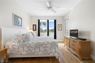 2290 Carrington Ct in Naples, FL - Foto de edificio - Building Photo