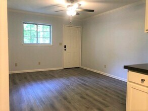 2200 S Louisiana St, Unit 204 in Little Rock, AR - Foto de edificio - Building Photo