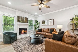 10 Granshire Dr in Bella Vista, AR - Building Photo