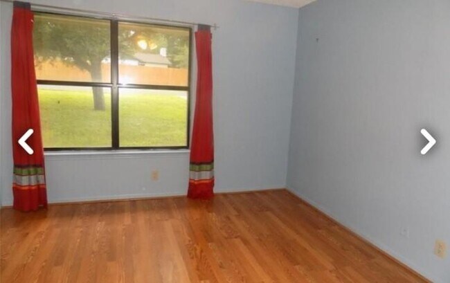209 Oak Crest Ln in Georgetown, TX - Building Photo - Building Photo