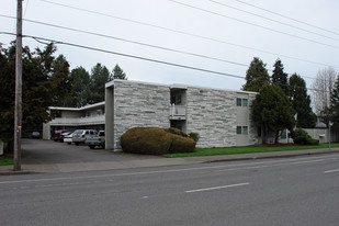 Weidler Plaza in Portland, OR - Foto de edificio - Building Photo