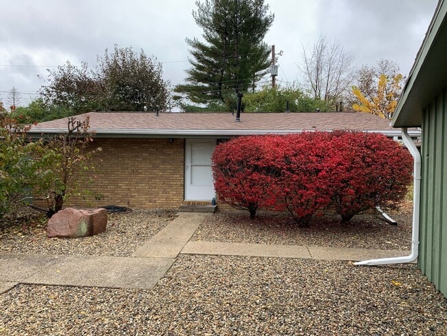 property at 1115 Broadmoor Dr