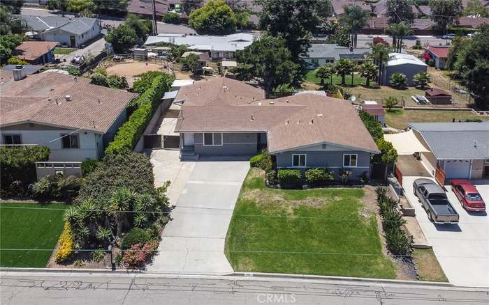 835 Magarian Rd in Fallbrook, CA - Building Photo