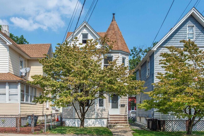 151 Laurel Ave in Kearny, NJ - Building Photo - Building Photo