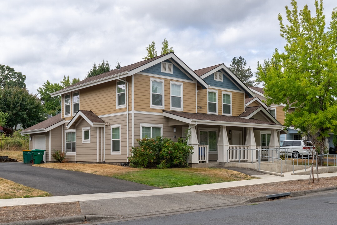 Z_Covey Run Apartments in Forest Grove, OR - Building Photo