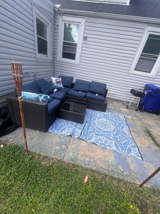 6352 Edward St in Norfolk, VA - Building Photo