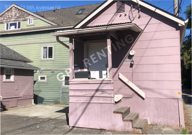 5236 11th Ave NE in Seattle, WA - Building Photo - Building Photo