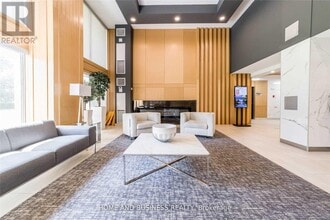 3590 Kaneff Crescent in Mississauga, ON - Building Photo - Building Photo