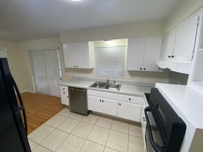 2210 SE 2nd St in Orange City, FL - Building Photo - Building Photo