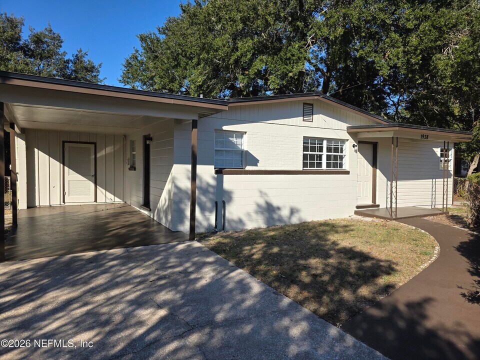1938 Leon Rd in Jacksonville, FL - Building Photo