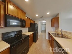 2319 Camberly View in Converse, TX - Building Photo - Building Photo