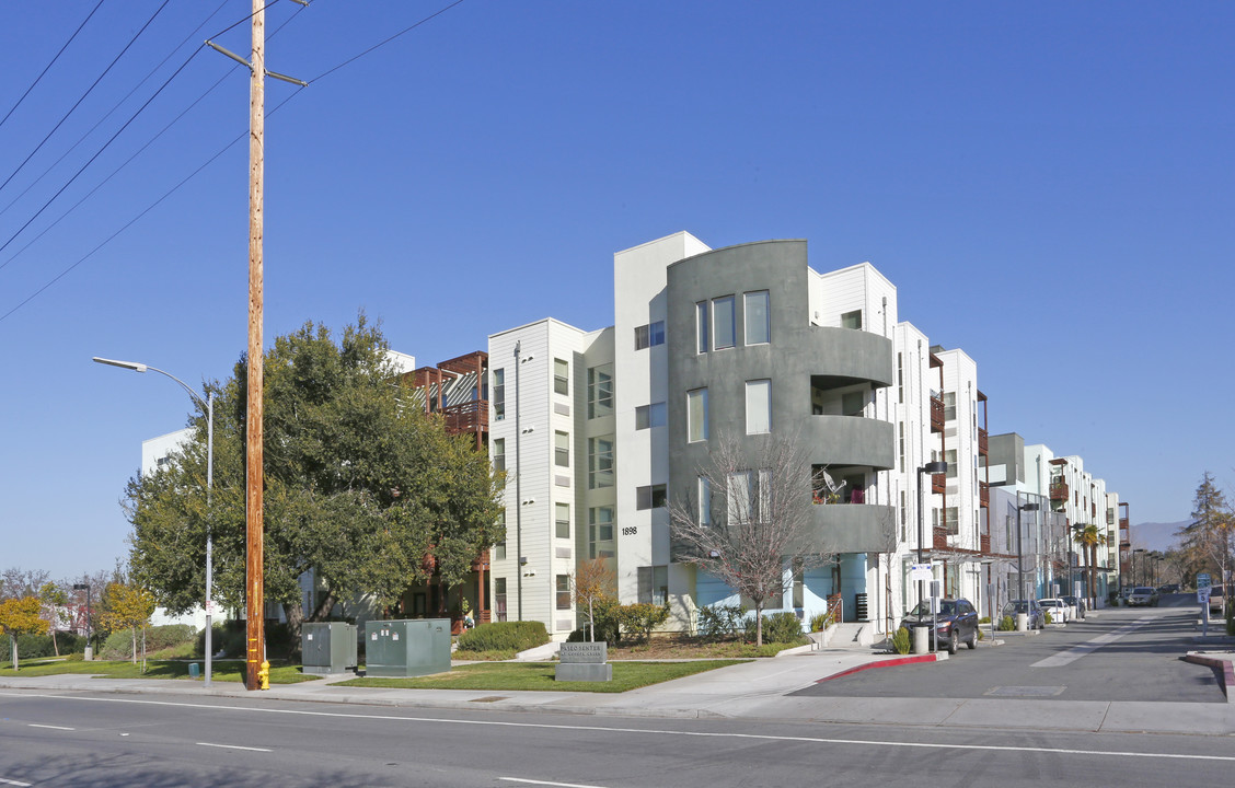 Paseo Senter in San Jose, CA - Building Photo