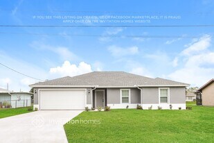 6184 Hoffman St in North Port, FL - Building Photo