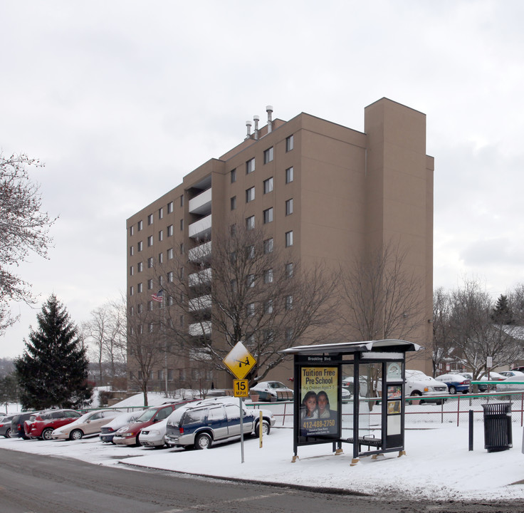 Parkside Manor in Pittsburgh, PA - Building Photo