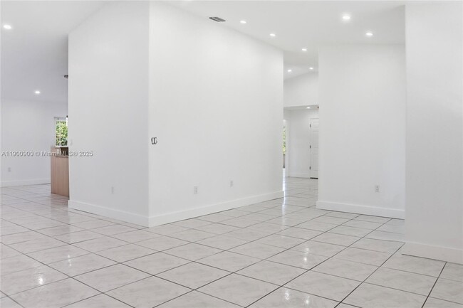 19851 SW 79th Ave in Cutler Bay, FL - Building Photo - Building Photo