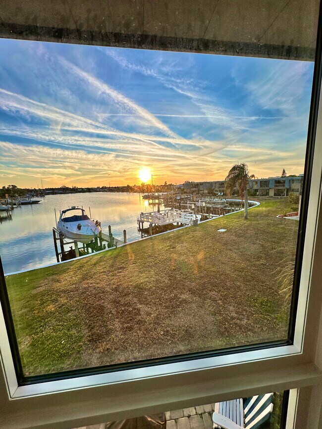 property at 960 Apollo Beach Blvd