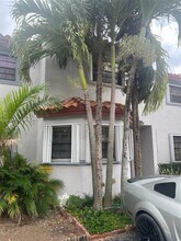 15410 SW 74th Cir Ct in Miami, FL - Foto de edificio - Building Photo