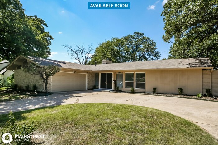 3609 Alhambra Dr in Forest Hill, TX - Foto de edificio