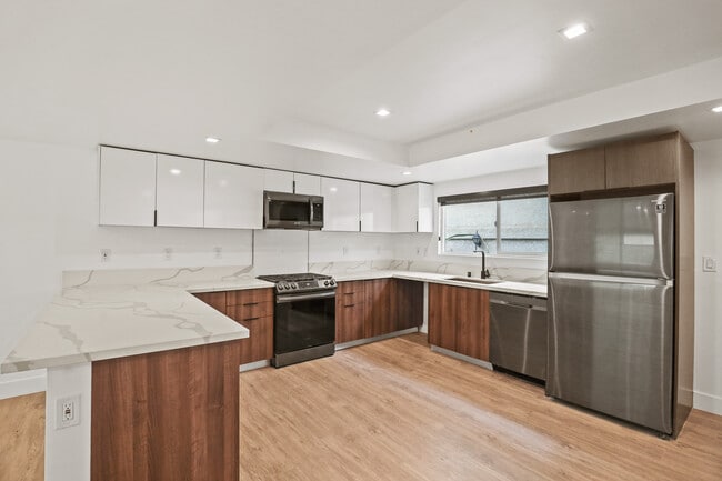 701 N. Hill Pl.