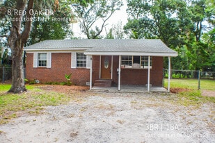 8 Red Oak Dr in Beaufort, SC - Building Photo