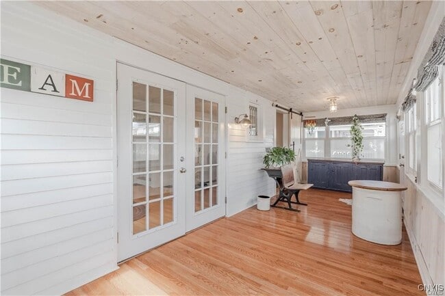 property at 1014 Myrtle Ave
