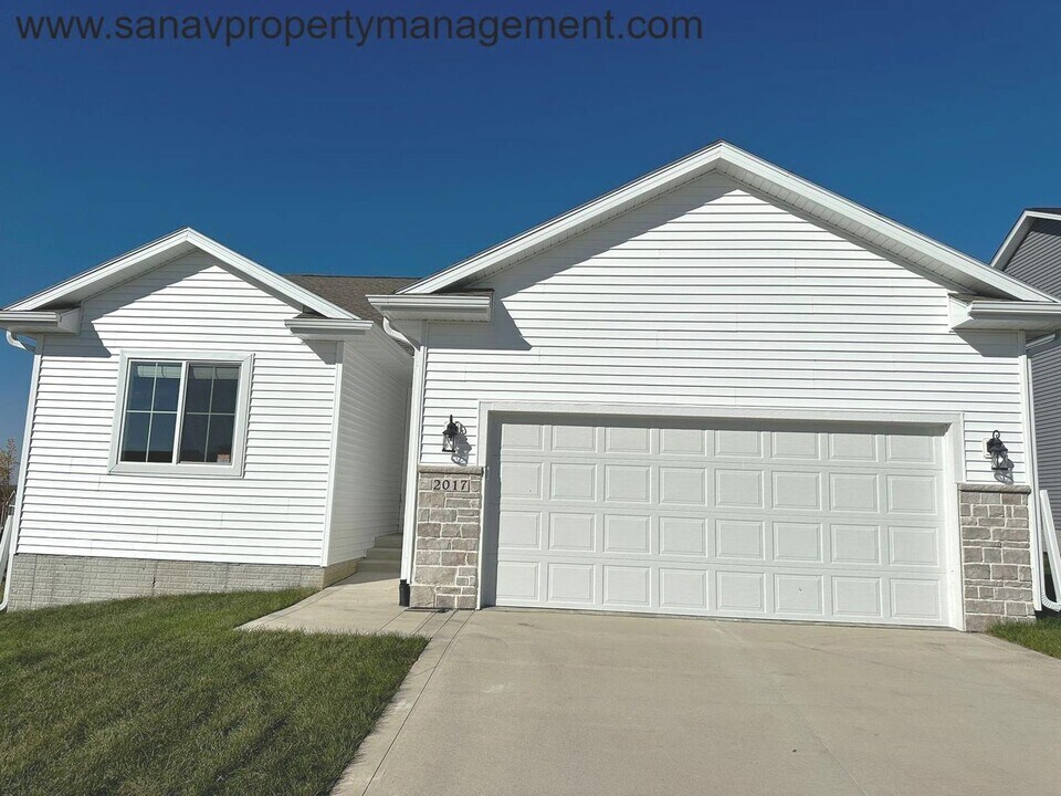 2017 Waller Ave in Norwalk, IA - Building Photo