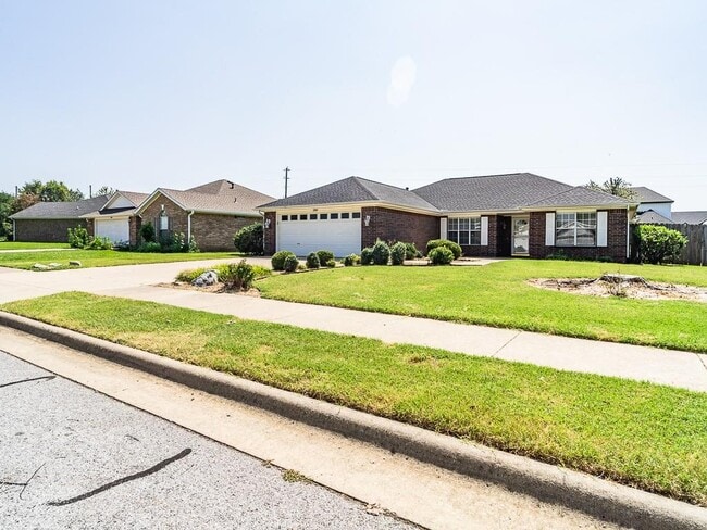 2305 SW 17th St in Bentonville, AR - Building Photo - Building Photo