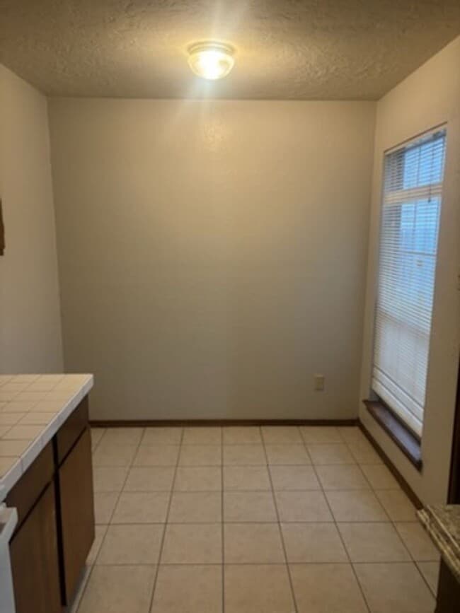 1609 NW Bell Ave in Lawton, OK - Building Photo - Building Photo
