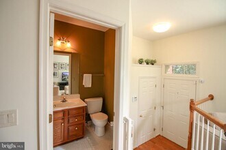 1392 Park Garden Ln in Reston, VA - Building Photo - Building Photo