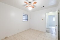 4919 Glenridge Ln photo'