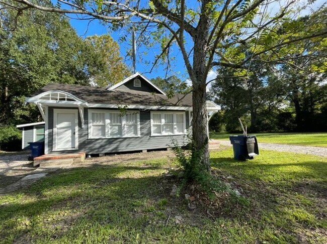 825 S 14th St in Silsbee, TX - Building Photo - Building Photo