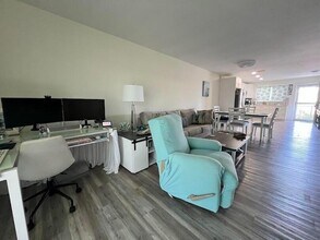 323 Leeward Ln in Fort Pierce, FL - Building Photo - Building Photo