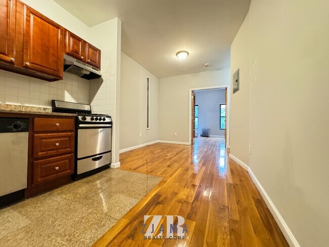 566 Baltic St in Brooklyn, NY - Building Photo - Building Photo