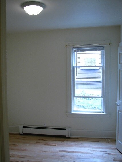 384 Saint Paul St, Unit 1 in Burlington, VT - Building Photo - Building Photo