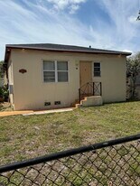 1824 Adams St in Hollywood, FL - Building Photo