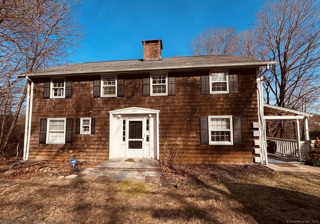 131 Whisconier Rd in Brookfield, CT - Building Photo