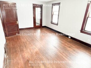 3348 W 100th St in Cleveland, OH - Building Photo - Building Photo