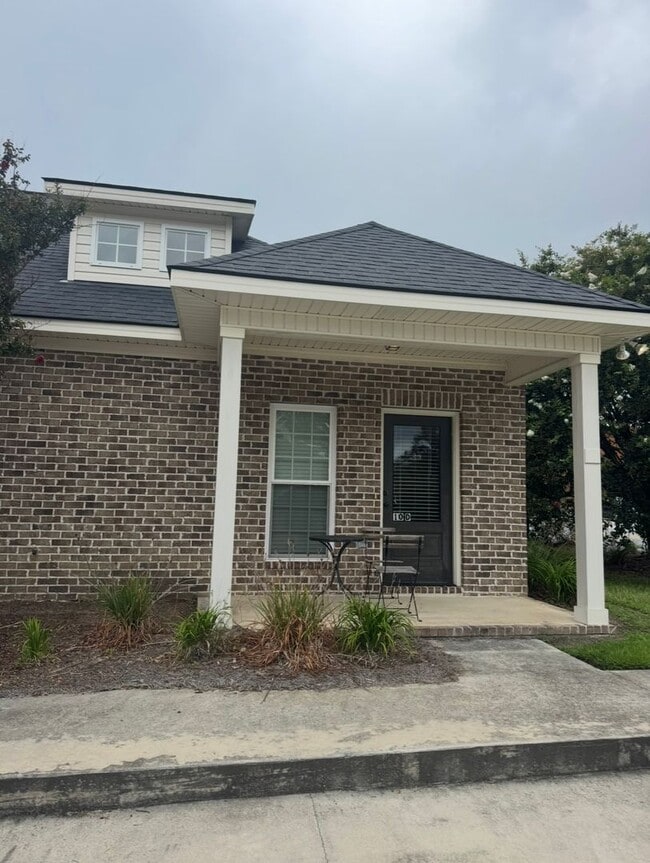 property at 10 E Grady St