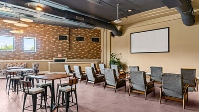 The Oaks at South Park in Hamburg, NY - Foto de edificio - Building Photo