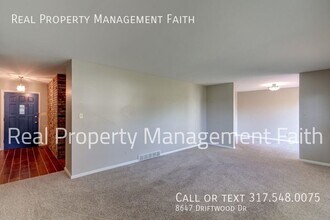 8647 Driftwood Dr in Indianapolis, IN - Building Photo - Building Photo