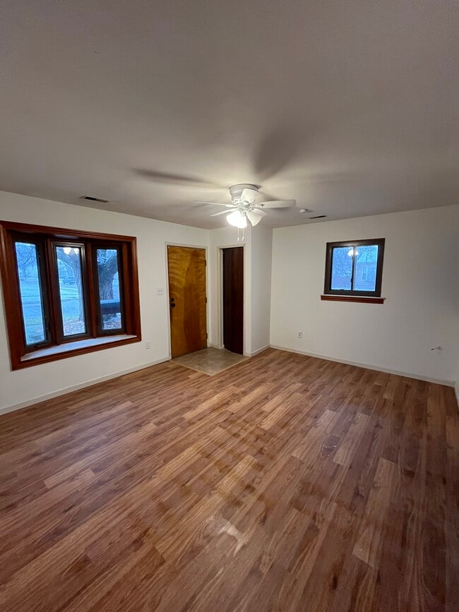 3966 S Gulley Rd in Dearborn Heights, MI - Foto de edificio - Building Photo