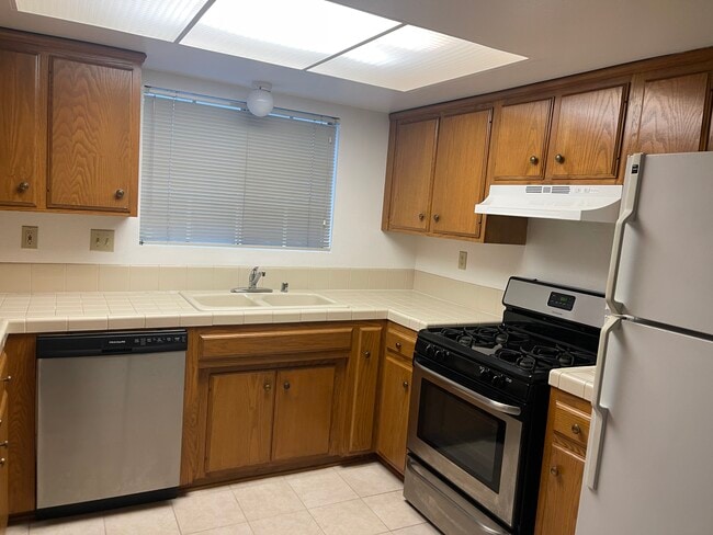 215 W Lemon Ave, Unit D in Monrovia, CA - Building Photo - Building Photo