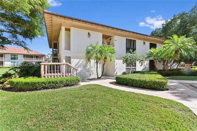 163 Brackenwood Rd in Palm Beach Gardens, FL - Building Photo - Building Photo