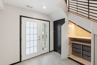 12104 Chancery Station Cir in Reston, VA - Building Photo - Building Photo