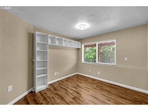 1320 NW Maple Ln in Camas, WA - Foto de edificio - Building Photo