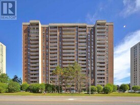 17 Knightsbridge Rd in Brampton, ON - Building Photo